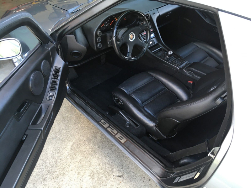 Illustration for article titled At $8,500, Could This 1985 Porsche 928 S Put Some Grand in Your Touring?